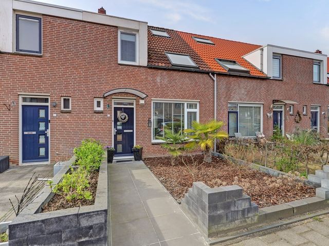 Steenplaat 7, Zeewolde