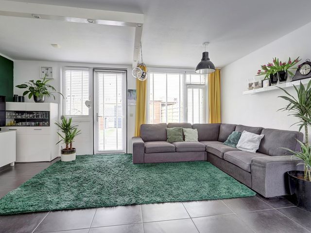 Steenplaat 7, Zeewolde