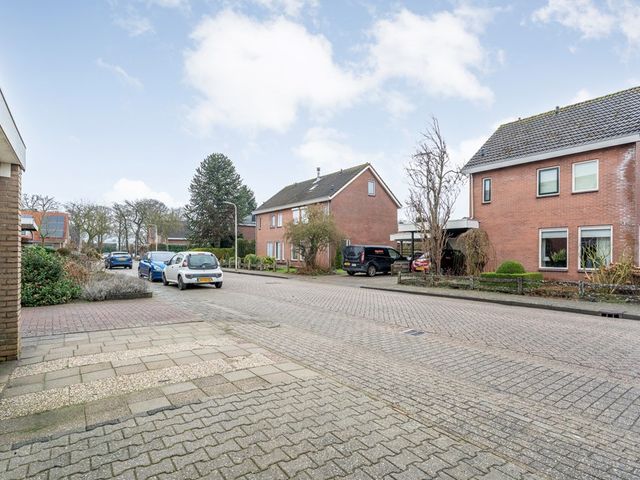 Meidoornstraat 54, Lutten