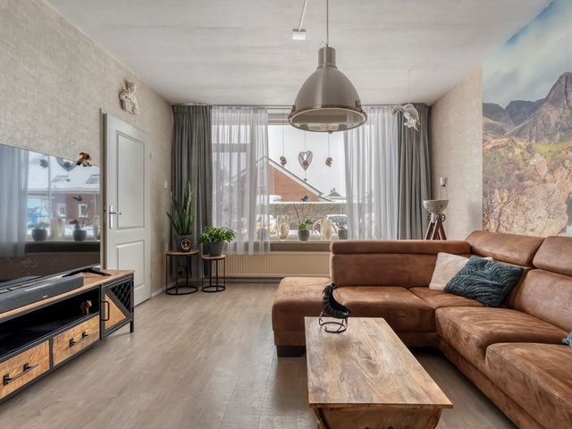 Meidoornstraat 54, Lutten