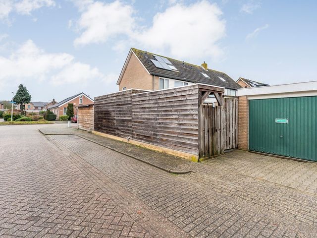 Meidoornstraat 54, Lutten