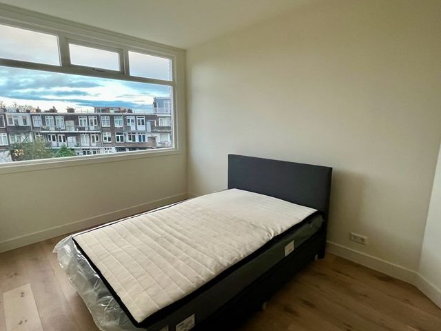 Hendrik Zwaardecroonstr 158, 's-Gravenhage