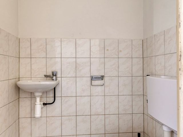 Van Boutershemstraat 28, Steenbergen