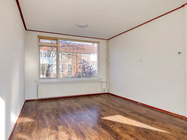 Van Boutershemstraat 28, Steenbergen