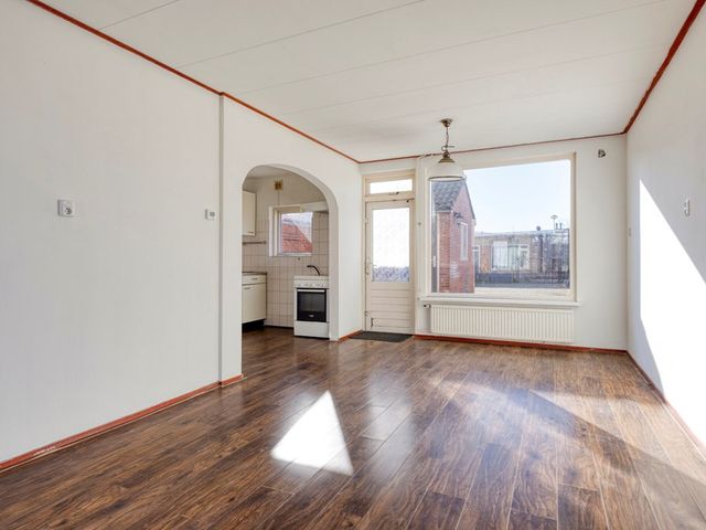 Van Boutershemstraat 28, Steenbergen