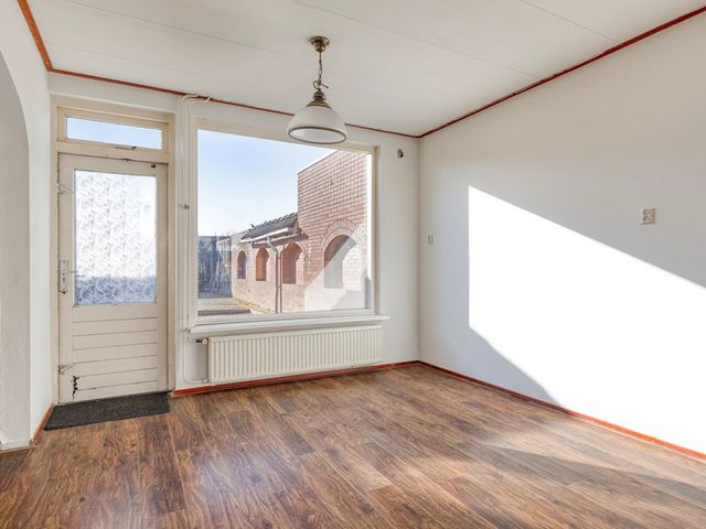 Van Boutershemstraat 28, Steenbergen