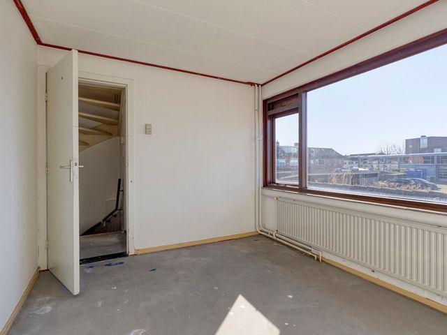 Van Boutershemstraat 28, Steenbergen