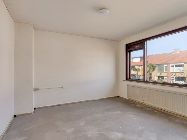 Van Boutershemstraat 28, Steenbergen