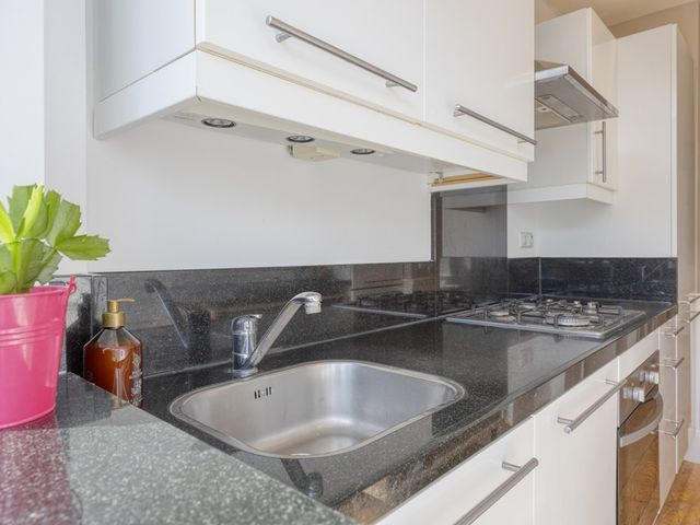 Veenendaalkade 256, 's-Gravenhage