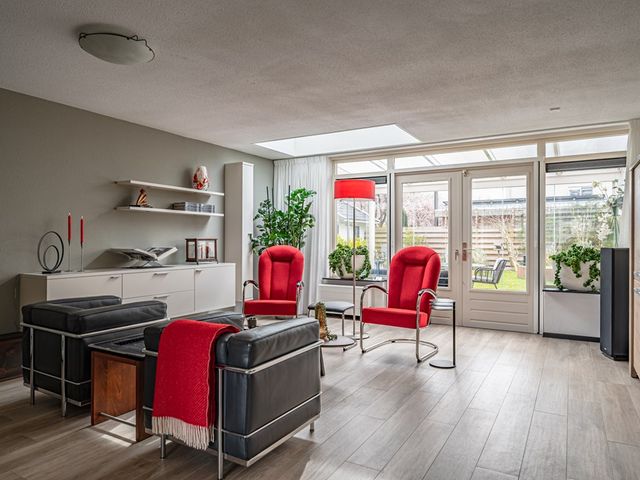 Schouwen 64, Emmeloord