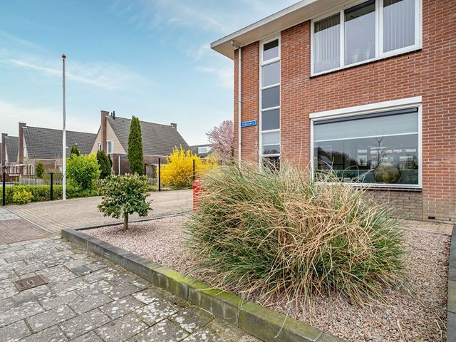 Schouwen 64, Emmeloord