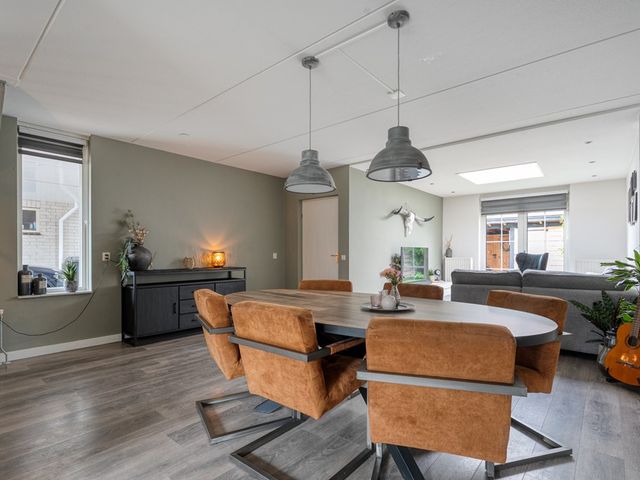 Boterbloem 132, Hardenberg