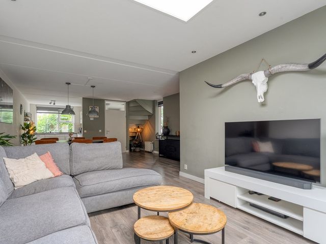 Boterbloem 132, Hardenberg