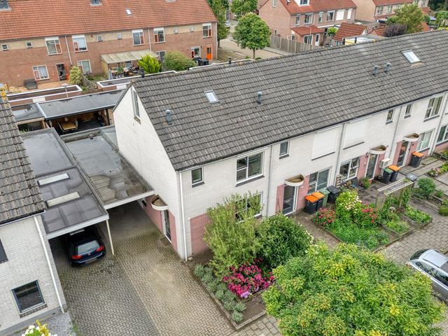 Boterbloem 132, Hardenberg