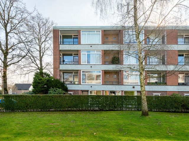 Zwaluwlaan 148, Bussum