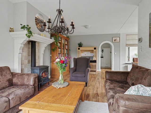 Julianastraat 90, Strijen