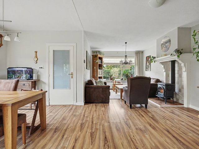 Julianastraat 90, Strijen