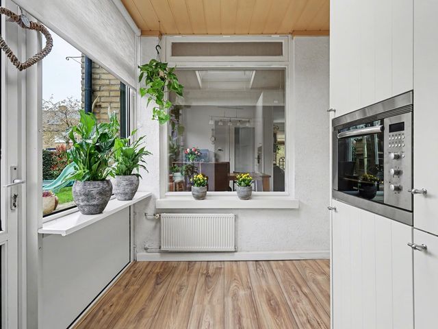 Julianastraat 90, Strijen