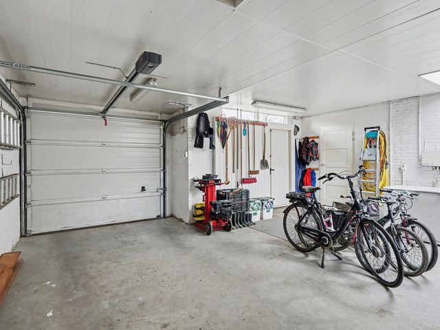 Julianastraat 90, Strijen