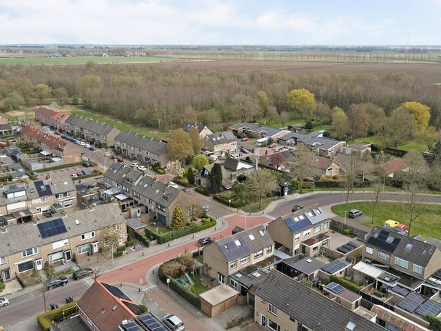Julianastraat 90, Strijen