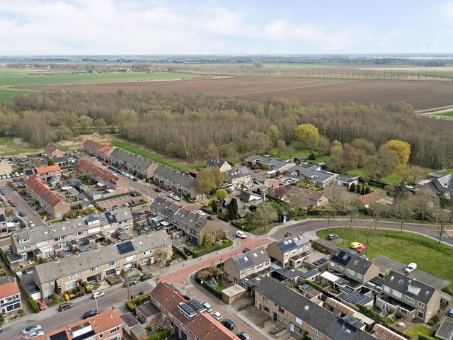 Julianastraat 90, Strijen