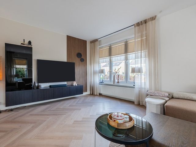 Dwarssplitting 1, Stadskanaal