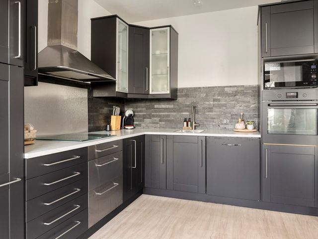 H Kamerlingh Onnesstraat 72, Zwijndrecht