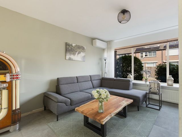 Essenlaan 10, Ouderkerk aan den IJssel