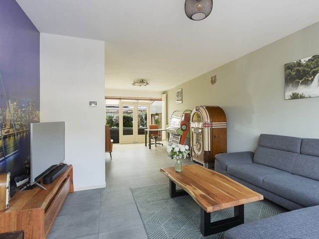 Essenlaan 10, Ouderkerk aan den IJssel