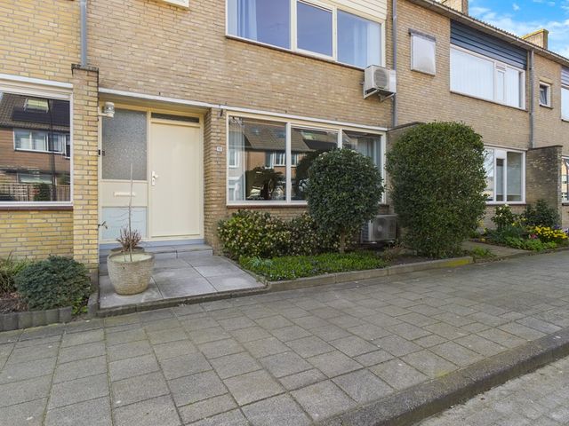 Essenlaan 10, Ouderkerk aan den IJssel