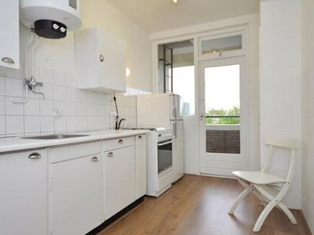 Dignaland , Den Haag