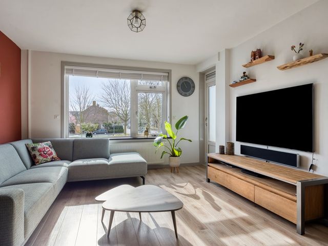 Ruysdaelstraat 100, Heemskerk