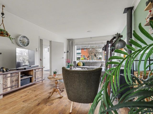 Koningin Julianastraat 4, Lienden