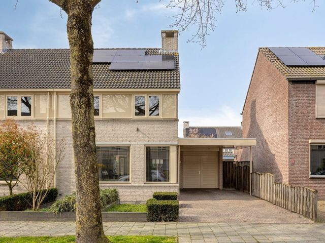 Bartokstraat 32, Schijndel