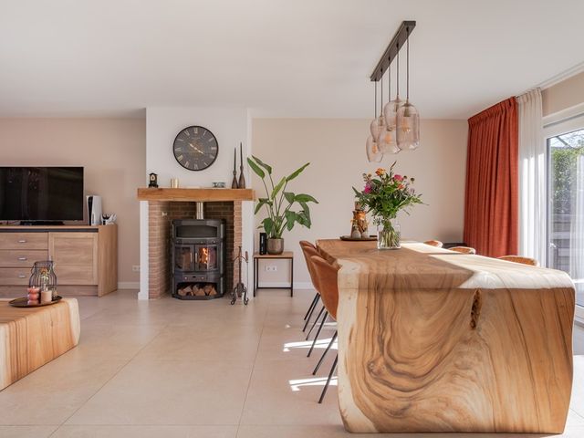 Houtduif 10, Blokker