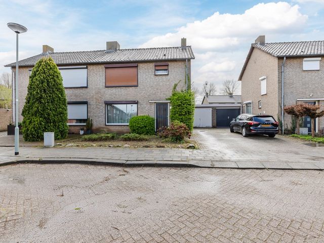 Pannenstaartweg 49, Maasbracht