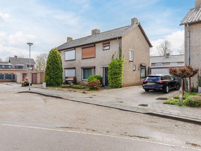 Pannenstaartweg 49, Maasbracht