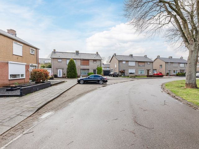 Pannenstaartweg 49, Maasbracht