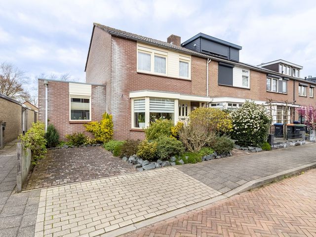 Almarestraat 13, Bunschoten-Spakenburg