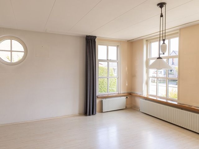 Cynthia Lenigestraat 1, Makkum