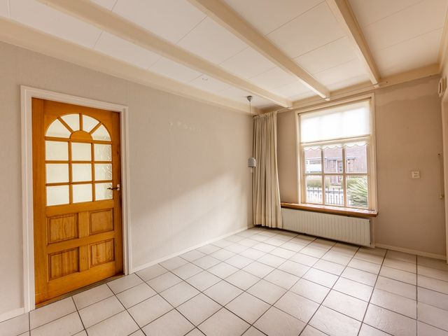 Cynthia Lenigestraat 1, Makkum