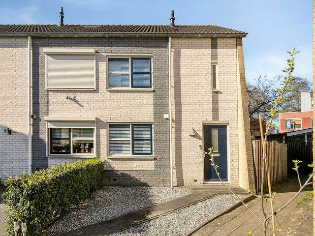 Retoricahof 11, Gorinchem