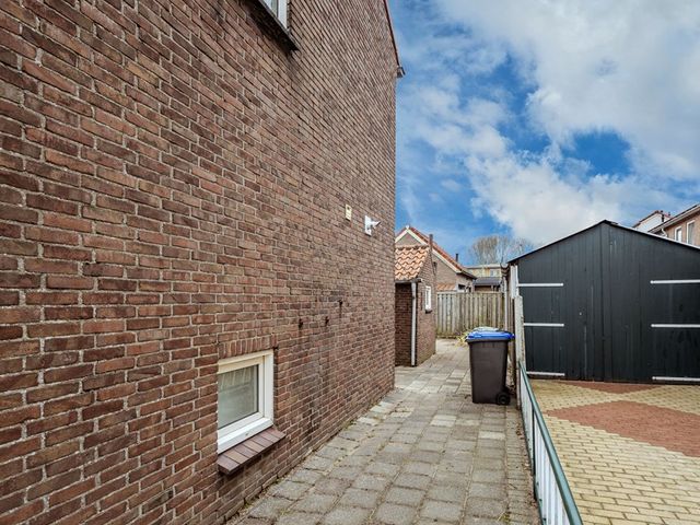 Troelstrastraat 70, Hardinxveld-Giessendam