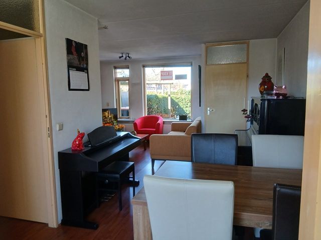 Stijgbeugel 19, Zwaag