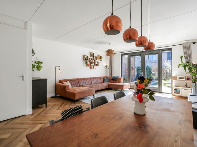 Grenenhout 24, Eindhoven