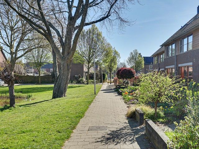 Patrijshof 13, Strijen