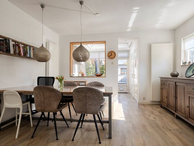 Duinstraat 33, Monster