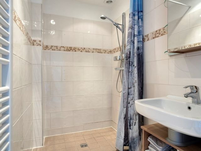 Duinstraat 33, Monster