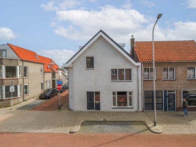E.A. Borgerstraat 15, Katwijk