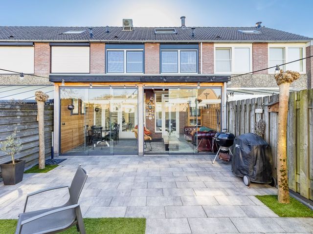 Anthon van der Horstlaan 15, Bunschoten-Spakenburg